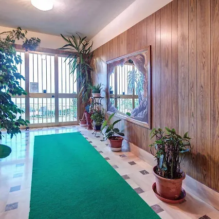 Apartment Mooi In Met Een Tuin Sanremo