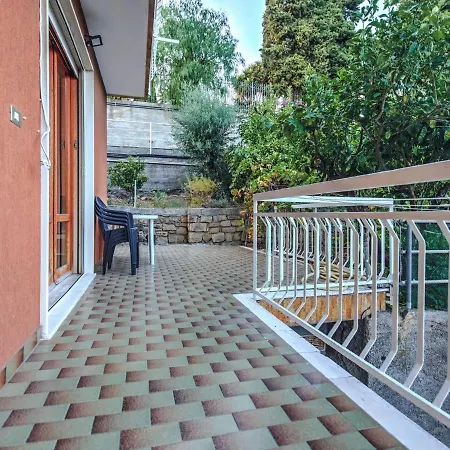 Apartment Mooi In Met Een Tuin Sanremo
